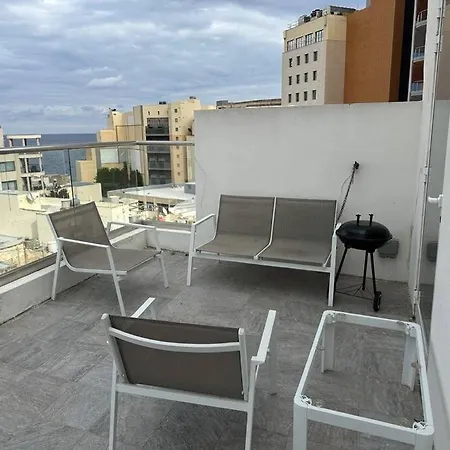 Paceville Sea View Penthouse With Jacuzzi! Lejlighed
